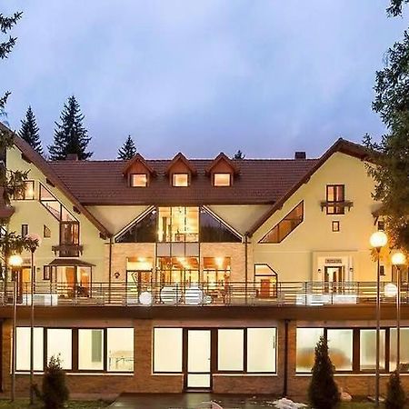 Vila Pinul Si Mesteacanul Poiana Brasov Exteriör bild