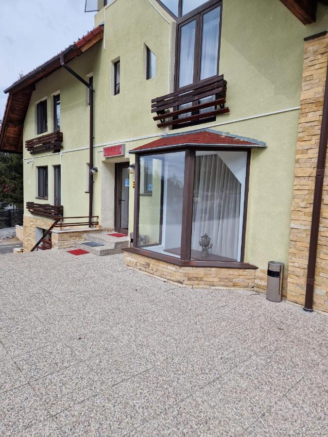 Vila Pinul Si Mesteacanul Poiana Brasov Exteriör bild