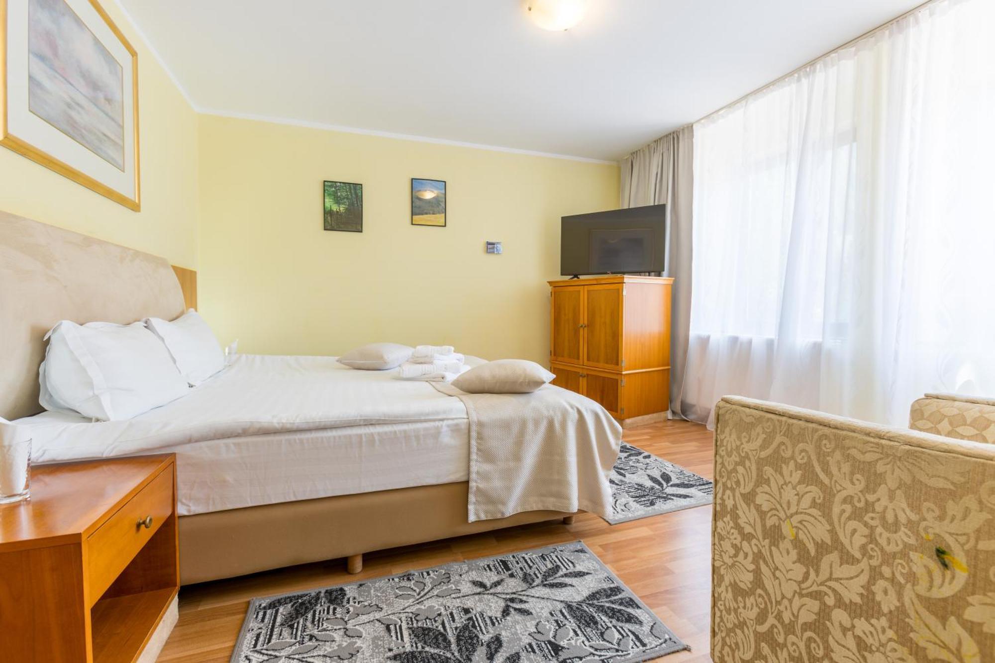 Vila Pinul Si Mesteacanul Poiana Brasov Exteriör bild