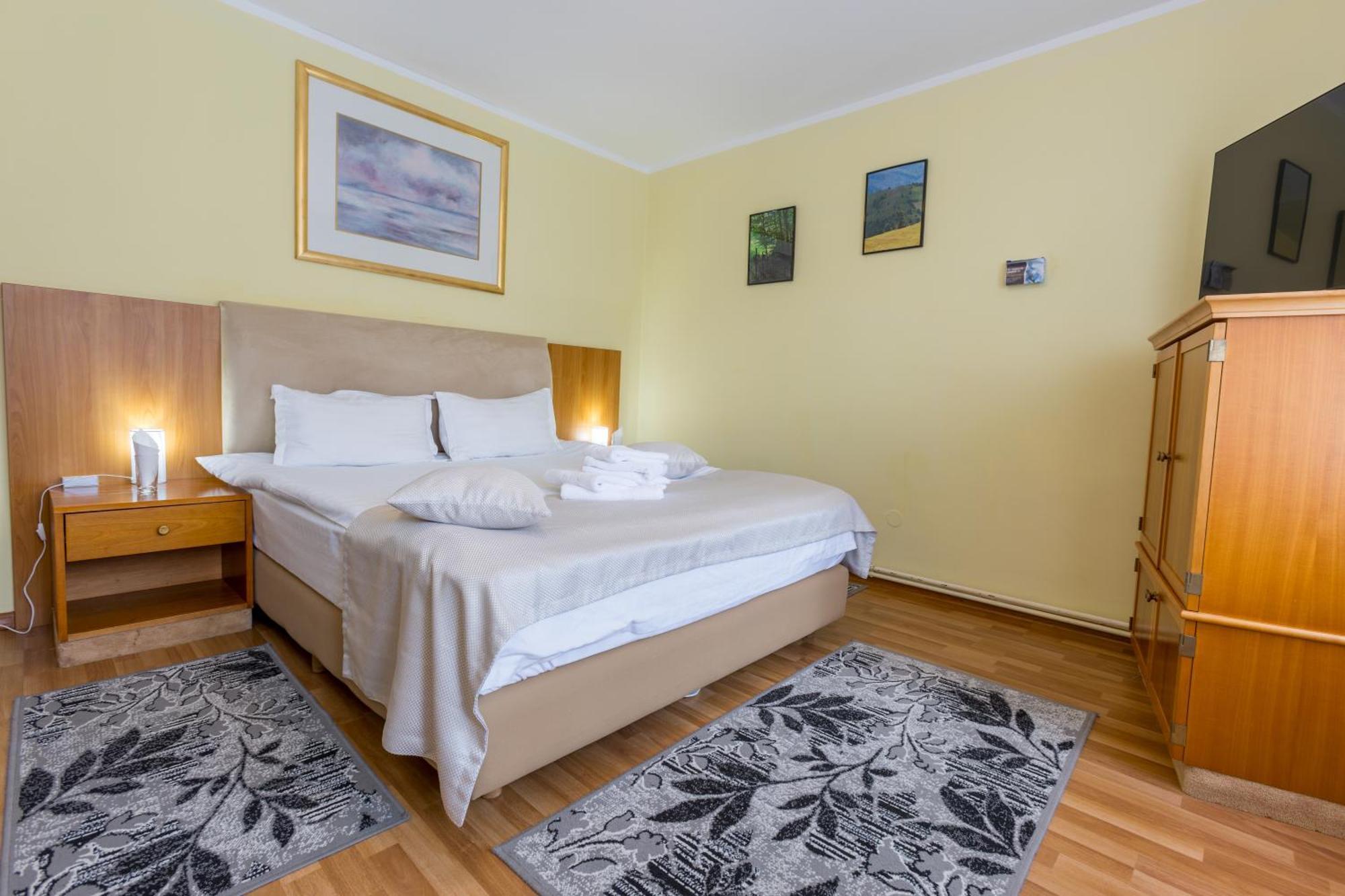 Vila Pinul Si Mesteacanul Poiana Brasov Exteriör bild